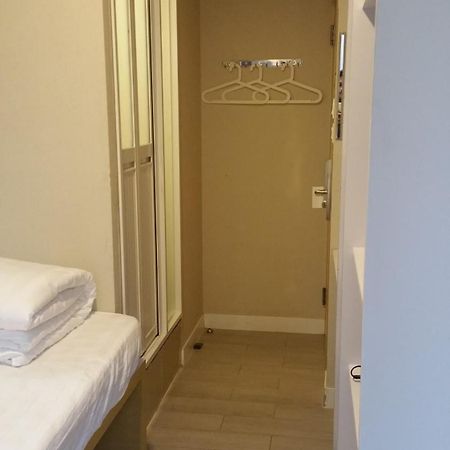 Sunrise Royal - Boutique Hostel Kowloon  Bagian luar foto
